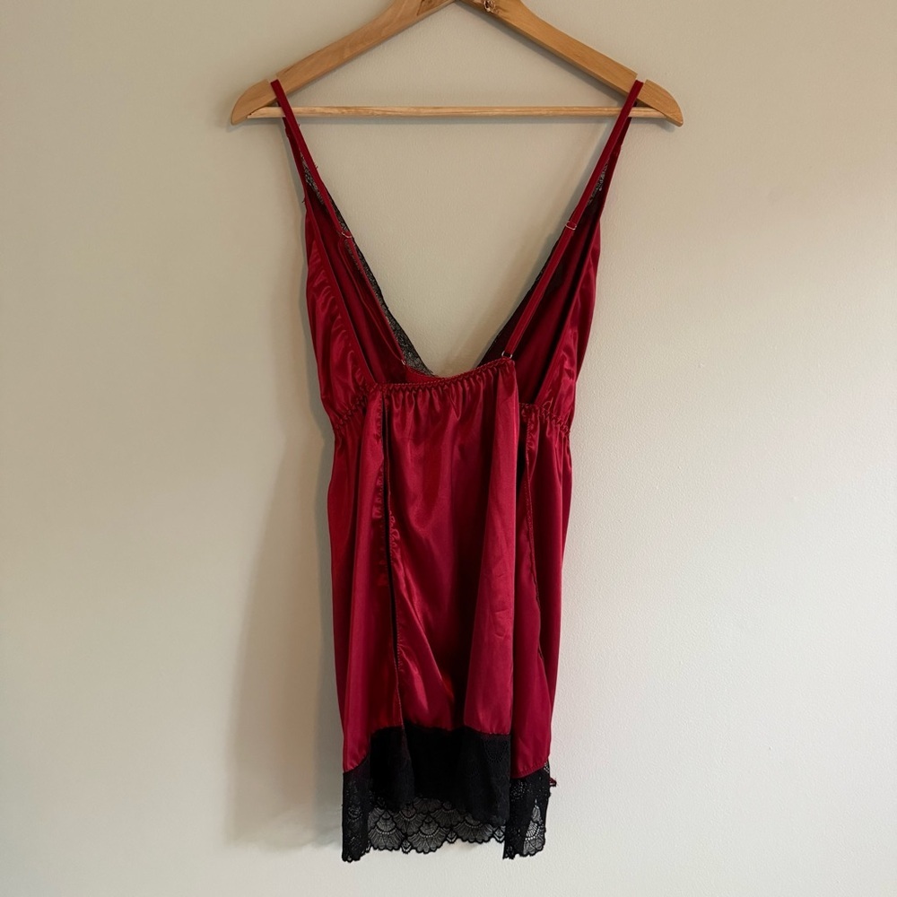 Red and Black Lace Chemise - Picture 4 of 9